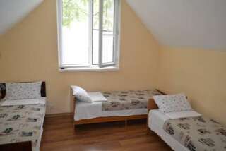 Гостиница Guest House on Gorkogo street 51 Анапа Бюджетный трехместный номер-5