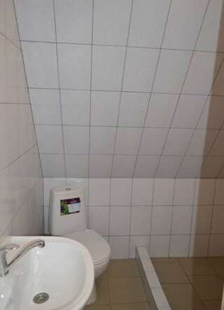 Гостиница Guest House on Gorkogo street 51 Анапа Двухместный номер с 1 кроватью или 2 отдельными кроватями и душем-4