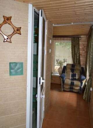 Гостиница Guest House on Gorkogo street 51 Анапа Двухместный номер с 1 кроватью или 2 отдельными кроватями и душем-3