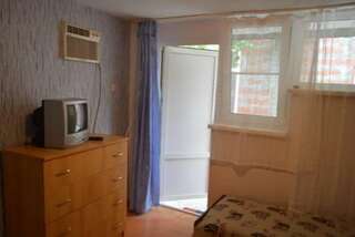 Гостиница Guest House on Gorkogo street 51 Анапа Бюджетный трехместный номер-2