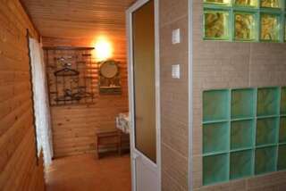 Гостиница Guest House on Gorkogo street 51 Анапа Двухместный номер с 1 кроватью или 2 отдельными кроватями и душем-7